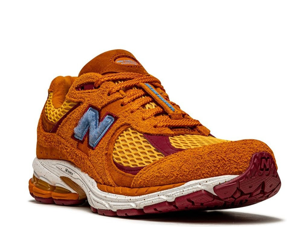 New Balance 2002R Low-Top Sneakers